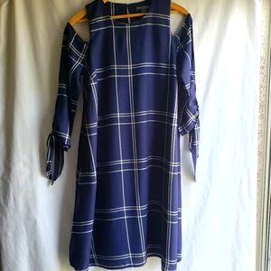 A Pea in The Pod.  EUC Navy Blue and White. Size: S